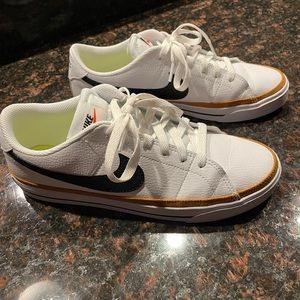 Womens Nike Court Legacy shoes